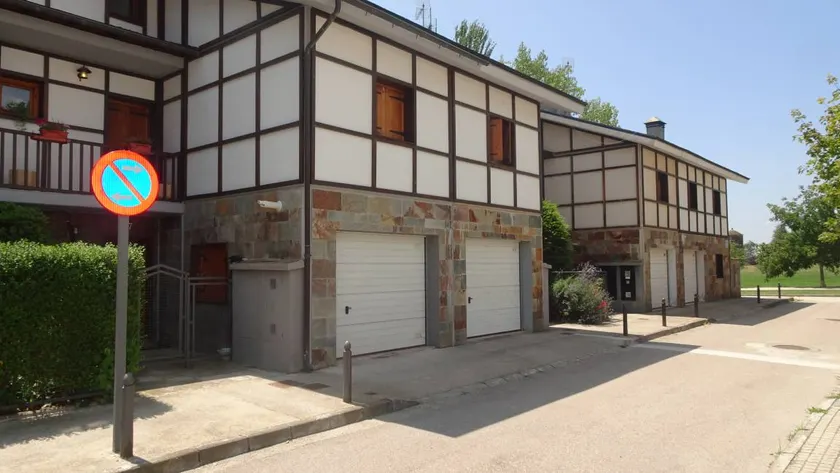 Chalet junto a la Ciudadela de Jaca - Image 1