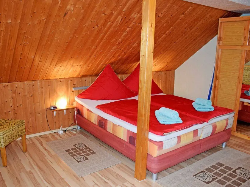 Children-friendly beautiful flat with terrace, garden & barbeque | Beach nearby - Image 1