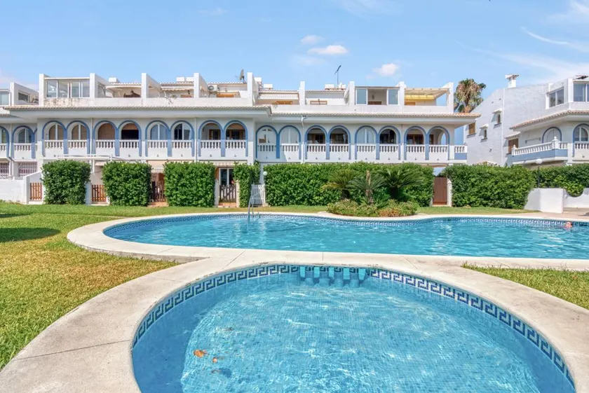 Apartment with fast internet, pool & terrace | Garden view | Close to the beach - Image 1