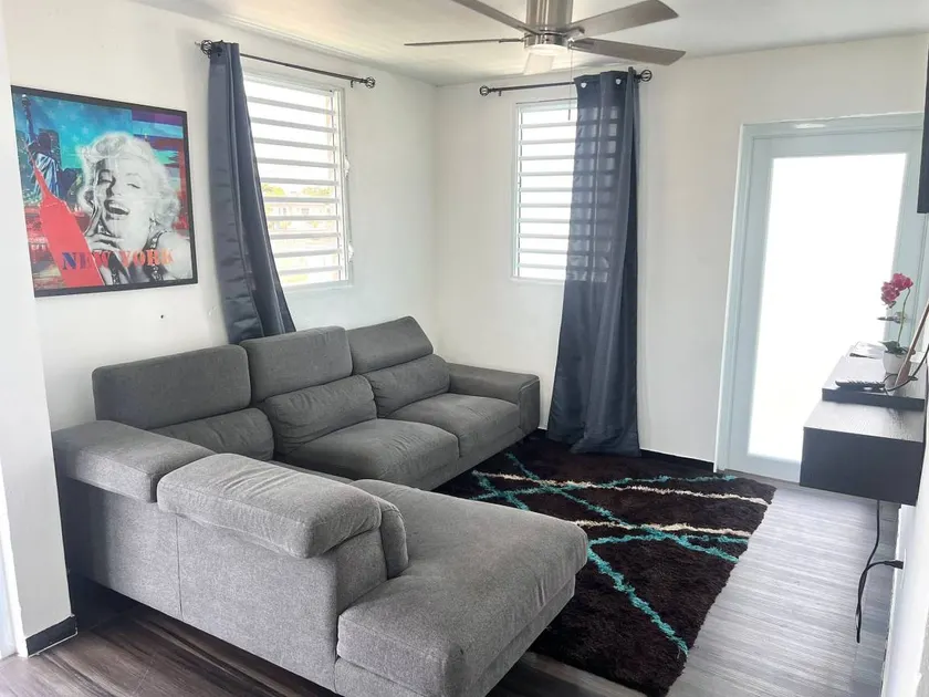 Apartment with pool - Image 1