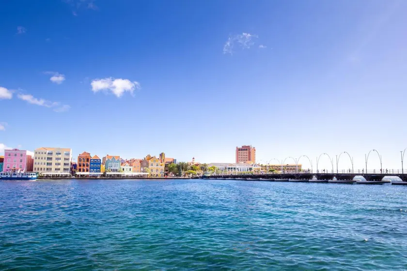 Historic 2BR Jewel on Willemstad s Handelskade - Image 1