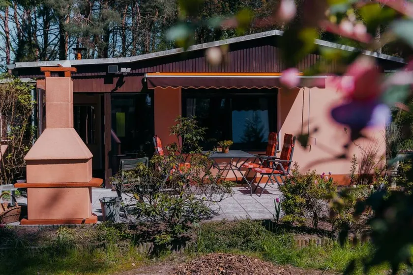 Casa con terrazza, giardino e griglia | Vista sul giardino - Image 1