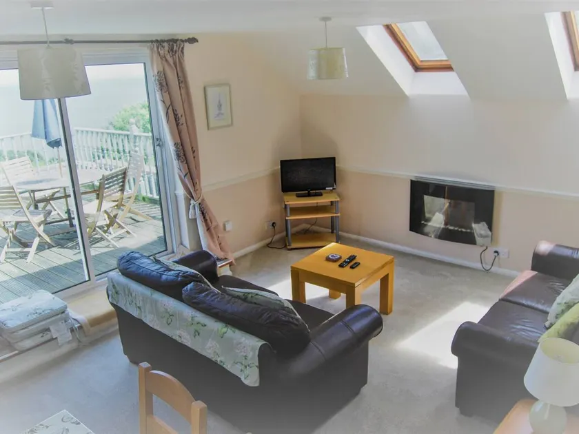 Family-friendly cottage with garden & terrace | Beach view | Dogs allowed - Image 1