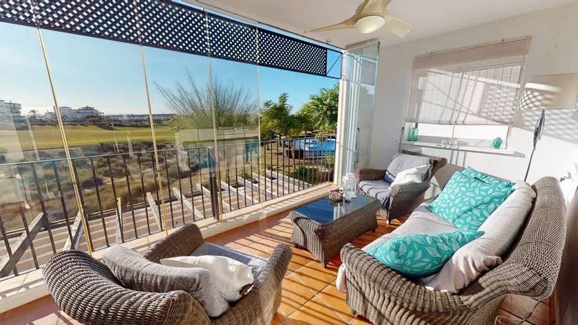 Fully equipped wonderful flat with pool, terrace & garden - Image 1