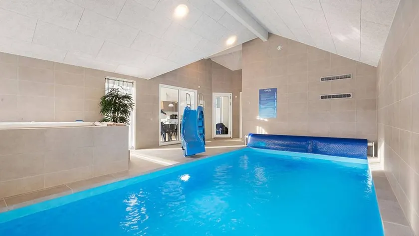 Children-friendly house with pool, terrace & barbeque | Pets allowed - Image 1