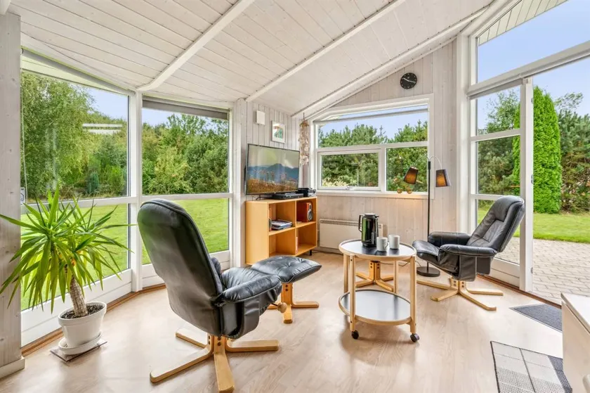Fully equipped lovely holiday home with terrace, sauna & hot tub - Image 1