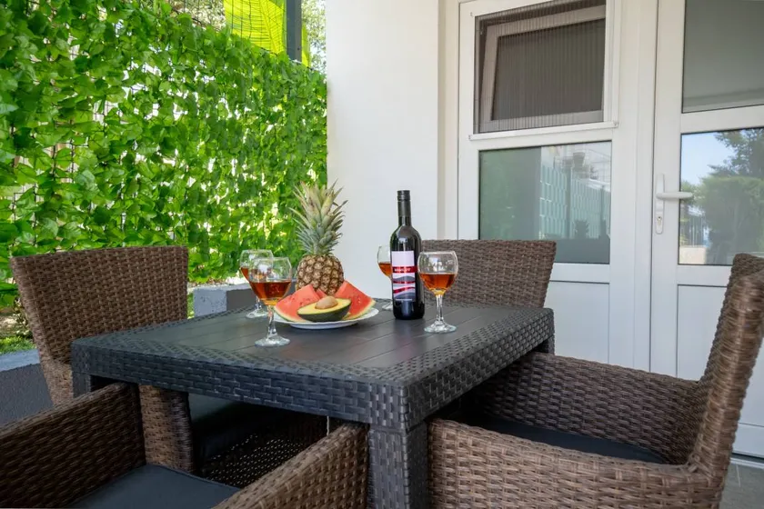 Flat with barbecue & terrace - Image 1