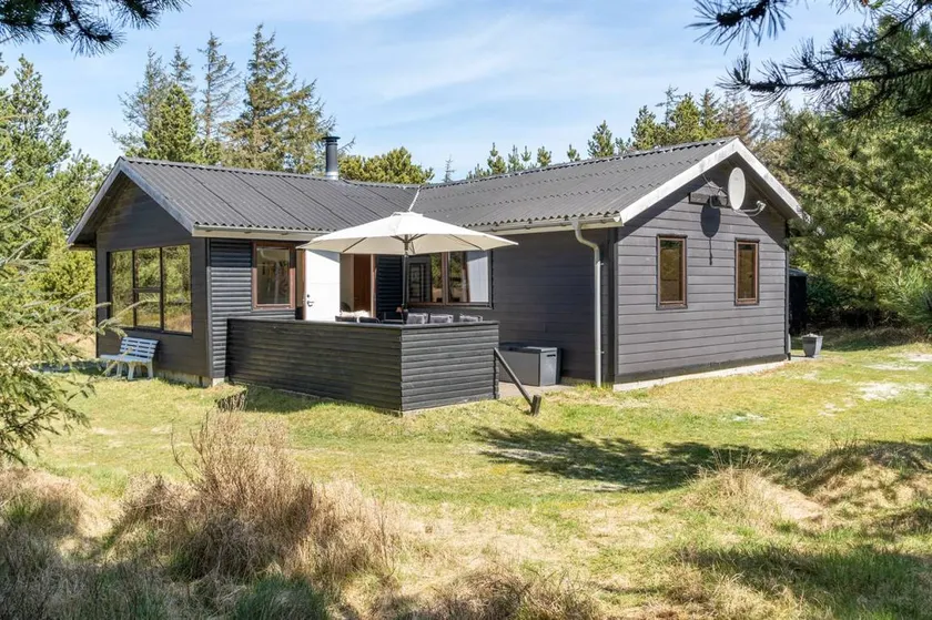 Family-friendly charming house with terrace | Pets allowed - Image 1