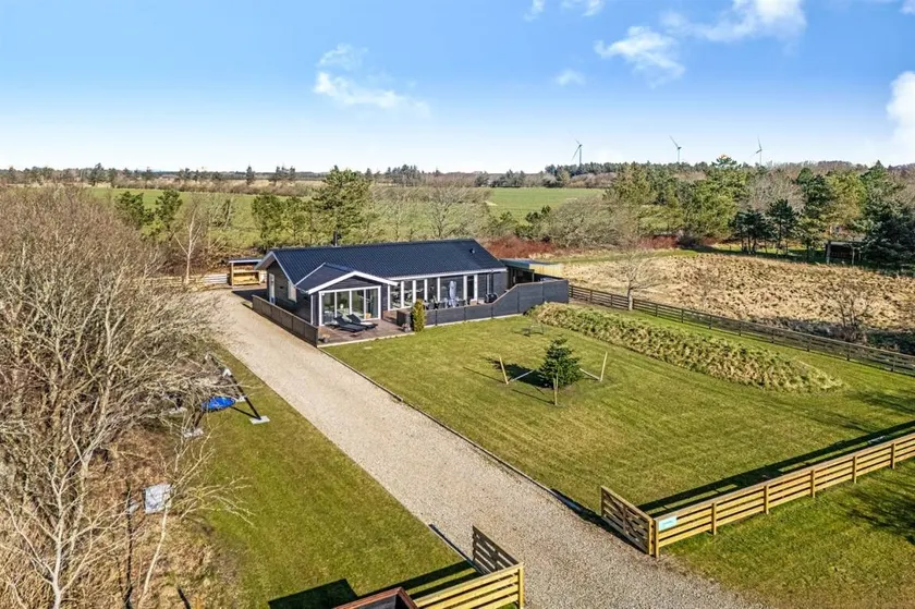 House with terrace, barbeque & sauna - Image 1
