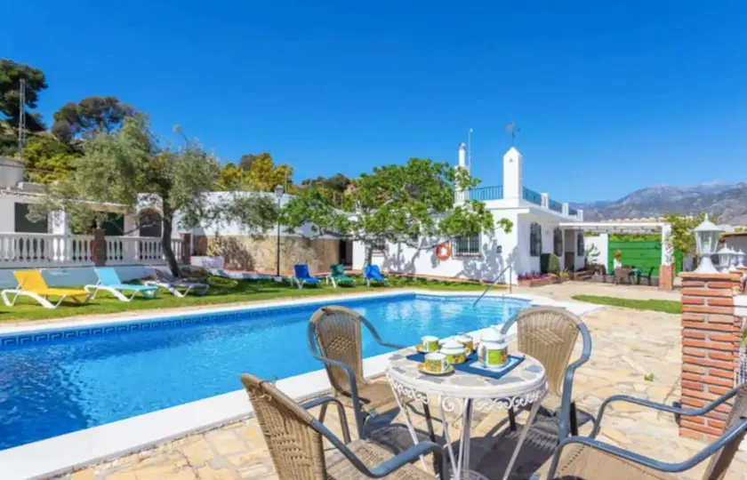Merveilleuse villa entièrement équipée avec jardin, terrasse et barbecue | Vue mer | Avec animaux admis - Image 1