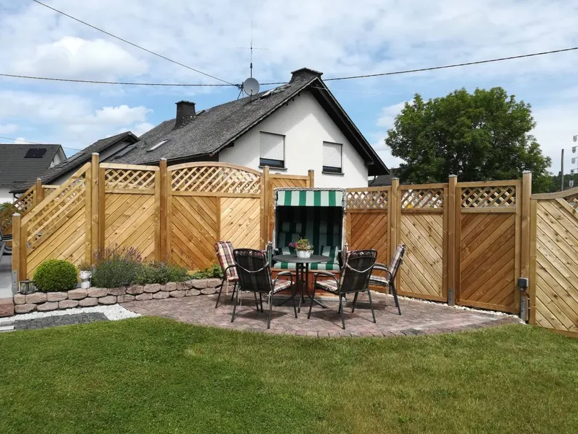 Appartamento con terrazza e giardino - Image 1