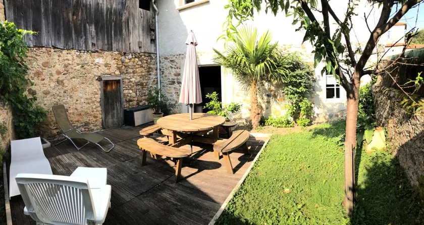 Child-friendly gite with barbeque & garden | Mountain view | Pets are welcome - Image 1