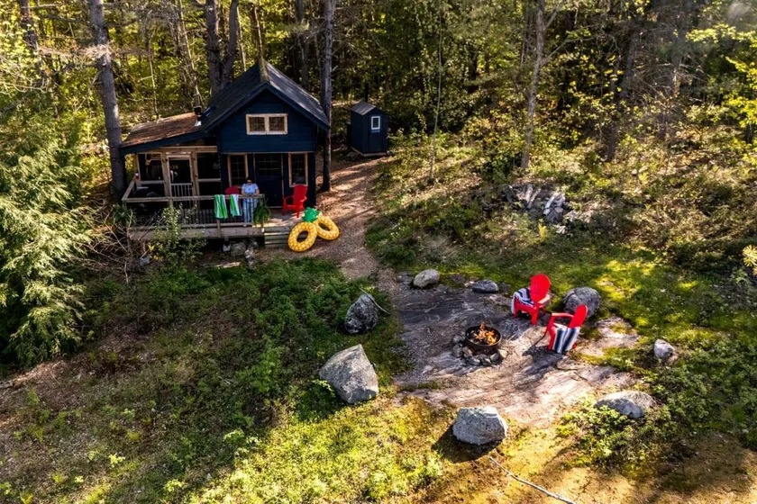 Romantic Off-Grid Tiny House Glamping Retreat Near Lake Muskoka, Gravenhurst, Ontario - Image 1