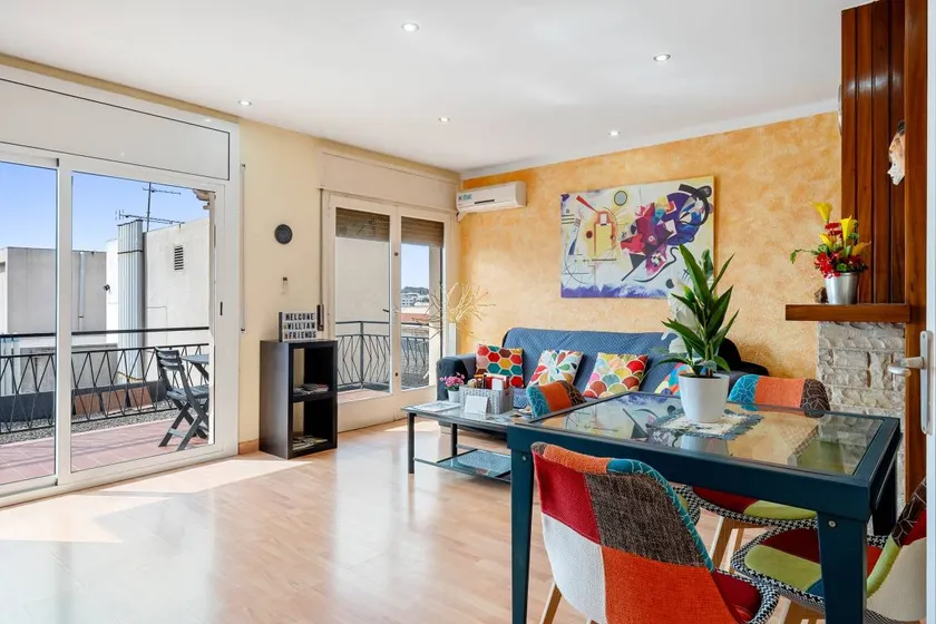 Apartment '5 Minutos De La Playa Torredembarra' with Balcony, Wi-Fi and Air Conditioning - Image 1