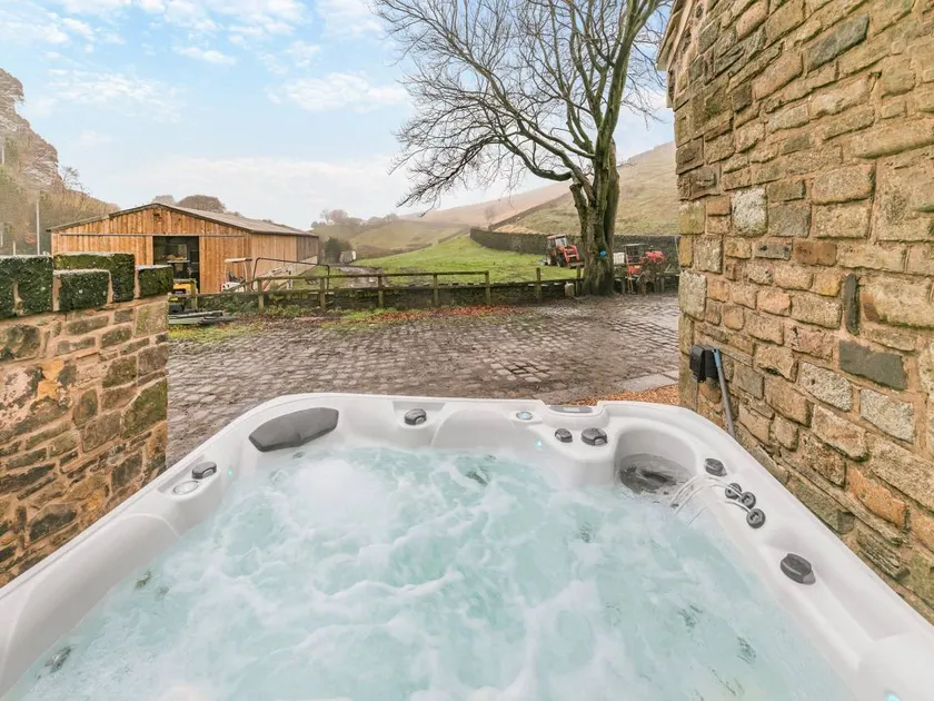 Casa rural con jacuzzi y jardín | Vistas al río - Image 1