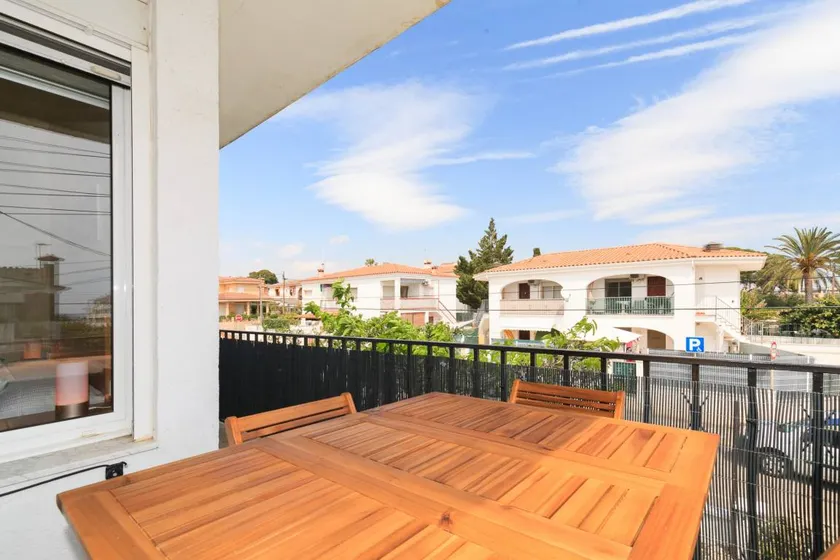 Lovely apartment with terrace | Next to the beach | Pets are welcome - Image 1