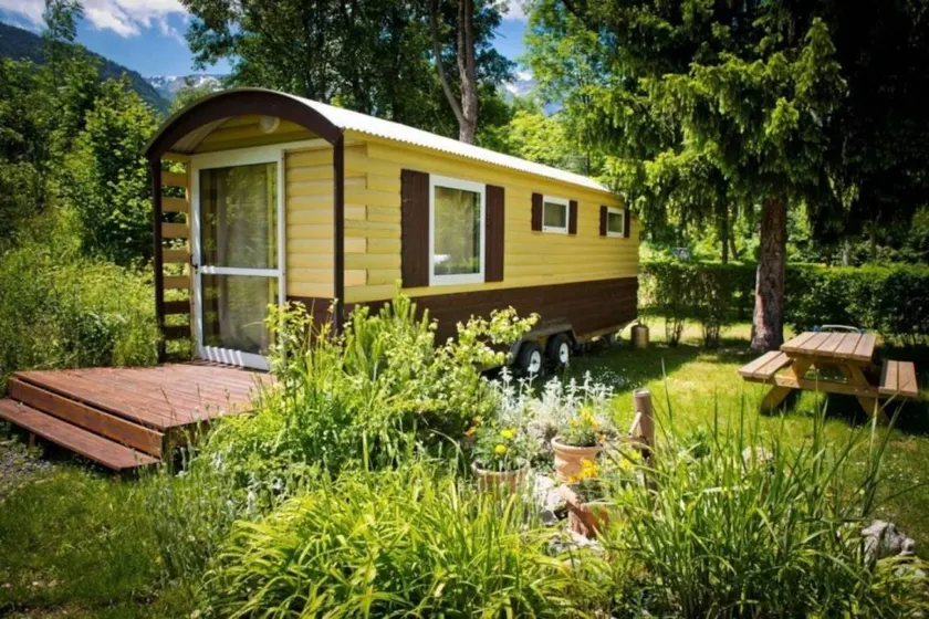 Camping with barbecue, terrace & heated pool - Image 1