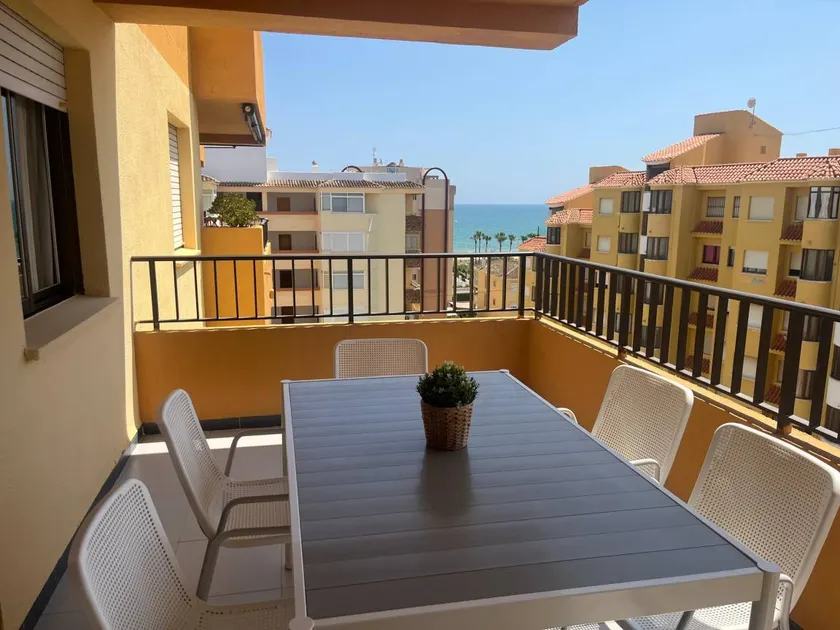 Apartment with pool, terrace & garden | Mountain view - Image 1