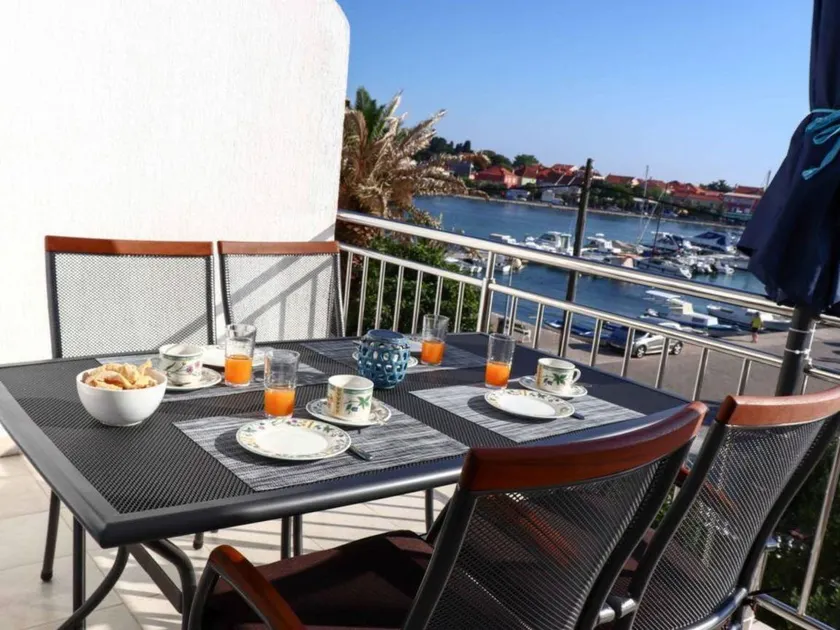 Apartment with BBQ, terrace & garden - Image 1