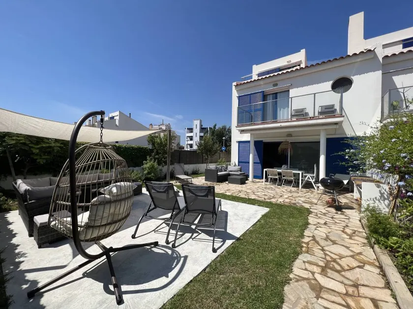 House with garden, pool & terrace - Image 1