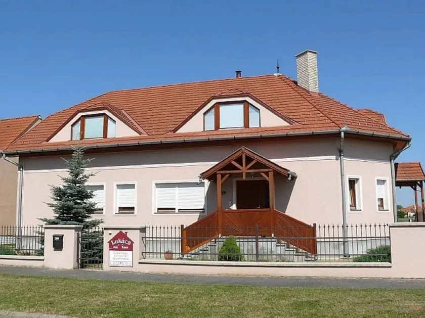 Apartment with BBQ, terrace & garden - Image 1