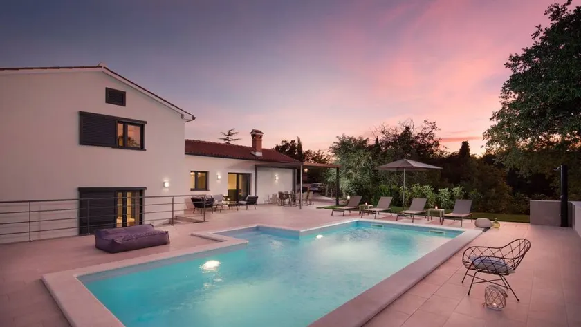 Child-friendly big flat with barbecue, terrace & private pool | Garden view | Pets are welcome - Image 1