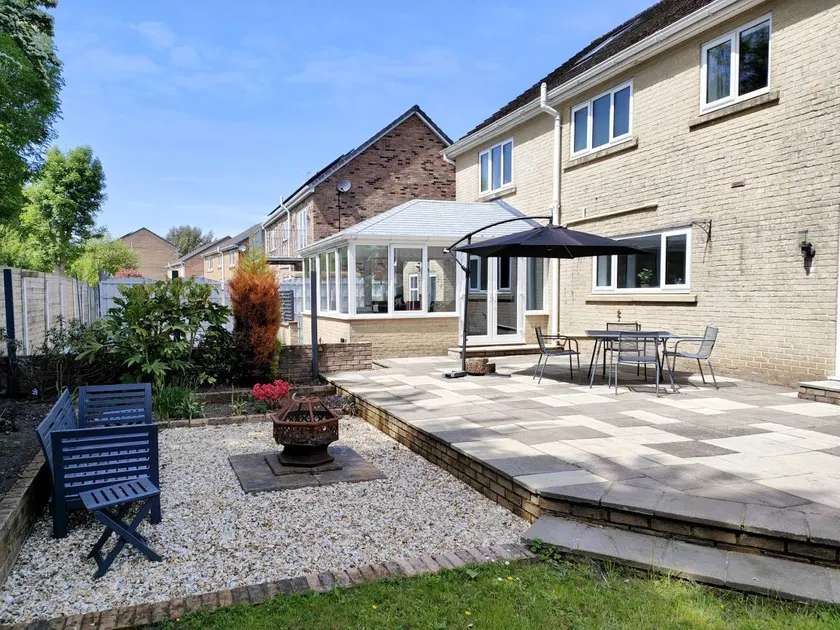 Cottage with garden, BBQ & jacuzzi - Image 1