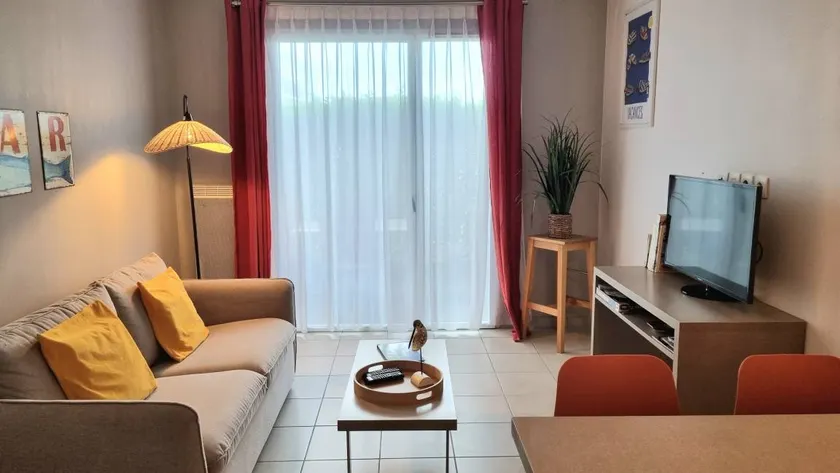 Children-friendly charming apartment with terrace, heated pool & garden | Close to the beach - Image 1
