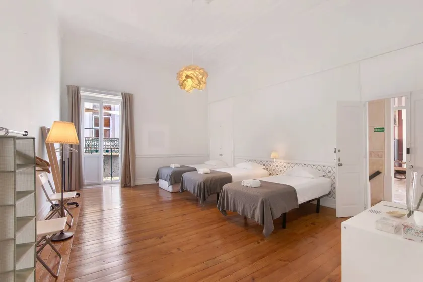 Chambre privée avec terrasse et internet haut débit - Image 1