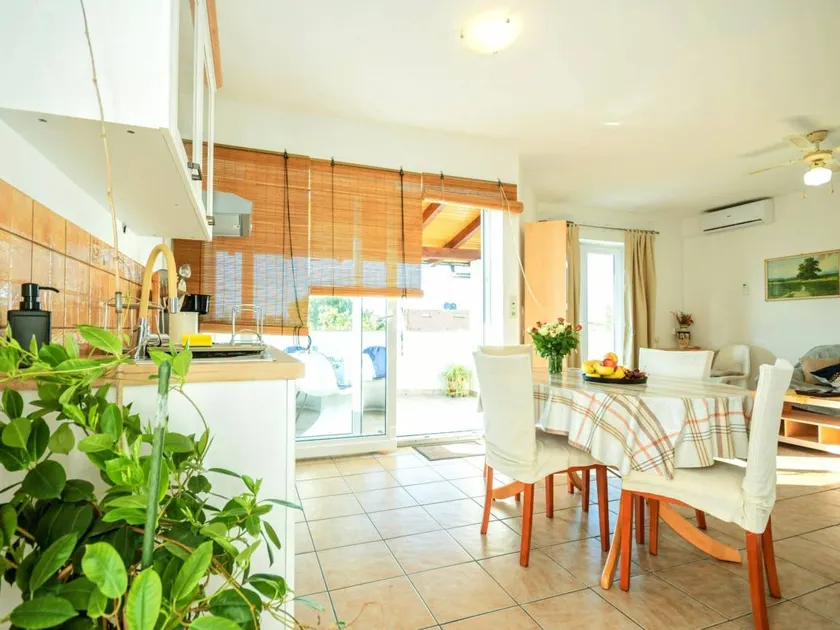 Kamenar 2 in Klimno with 1 bedrooms and 1 bathrooms - Image 1