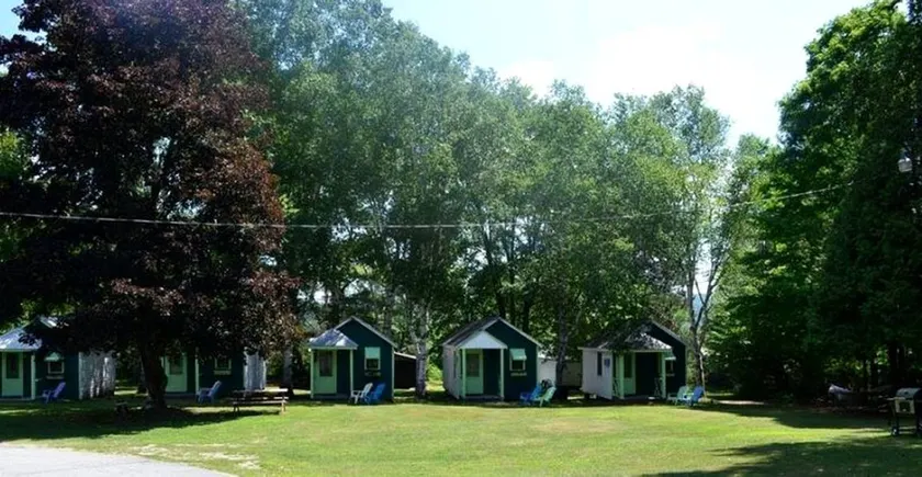 Adorable Two-Person Cabin Rental next to Schroon Lake, New York - Image 1