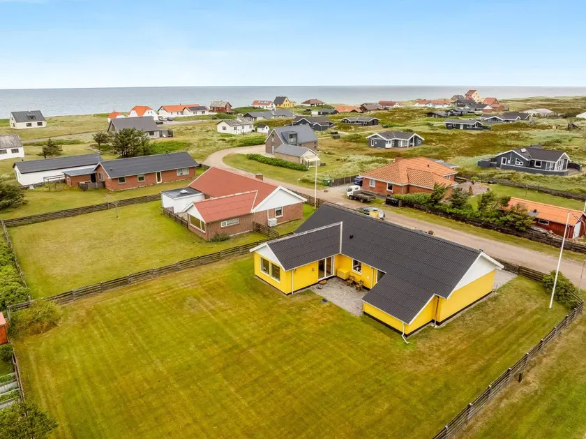 Children-friendly wonderful holiday home | Beach nearby | Pet-friendly - Image 1