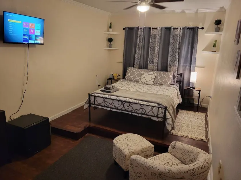 Large Spacious Furnished Bedroom (Guest Room) - Image 1