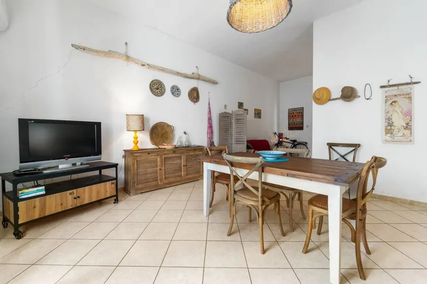 Flat | Beach nearby - Image 1