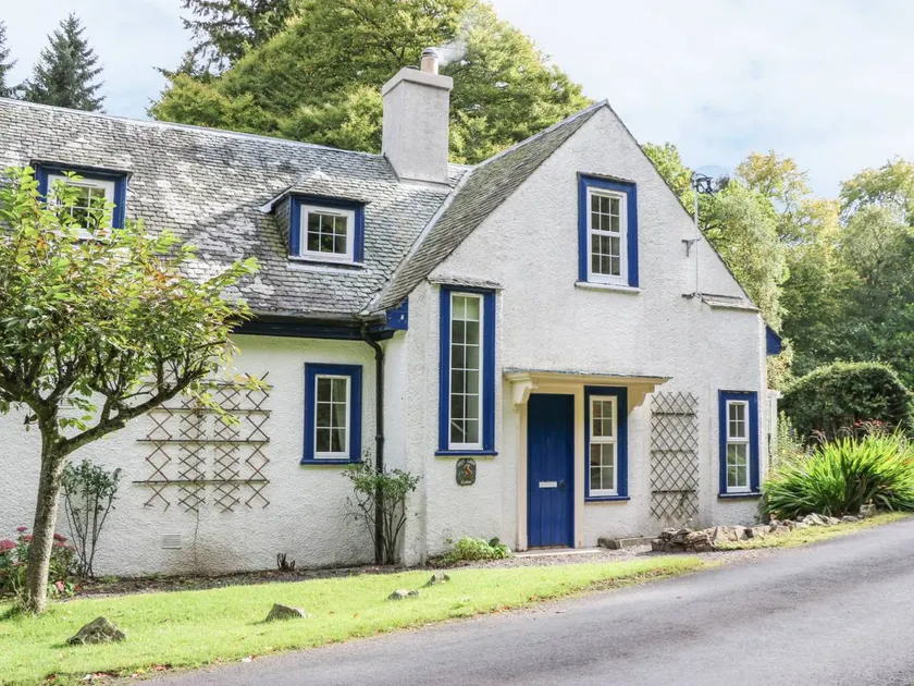 Cottage with garden - Image 1