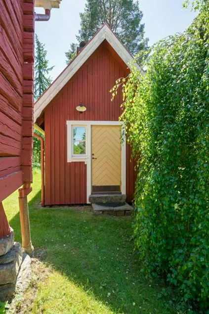 Children-friendly house with terrace, sauna & garden - Image 1