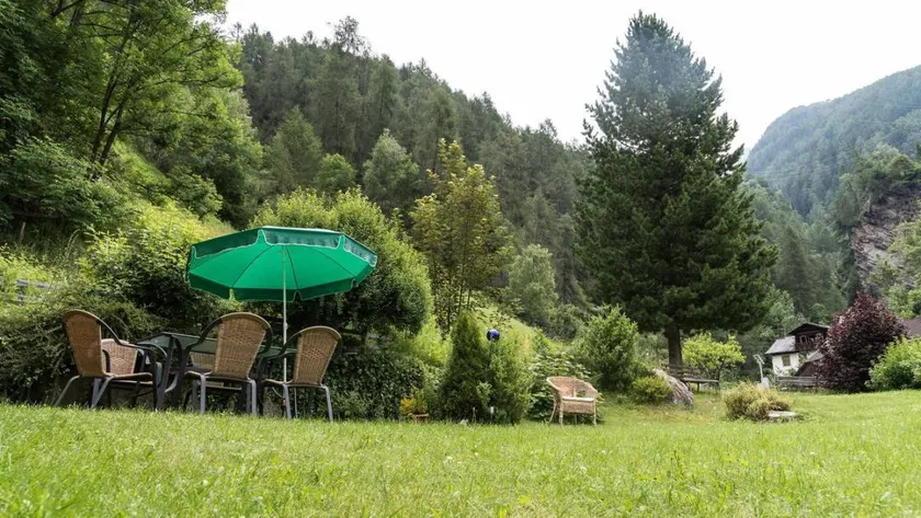 Family-friendly flat with terrace, garden & sauna - Image 1