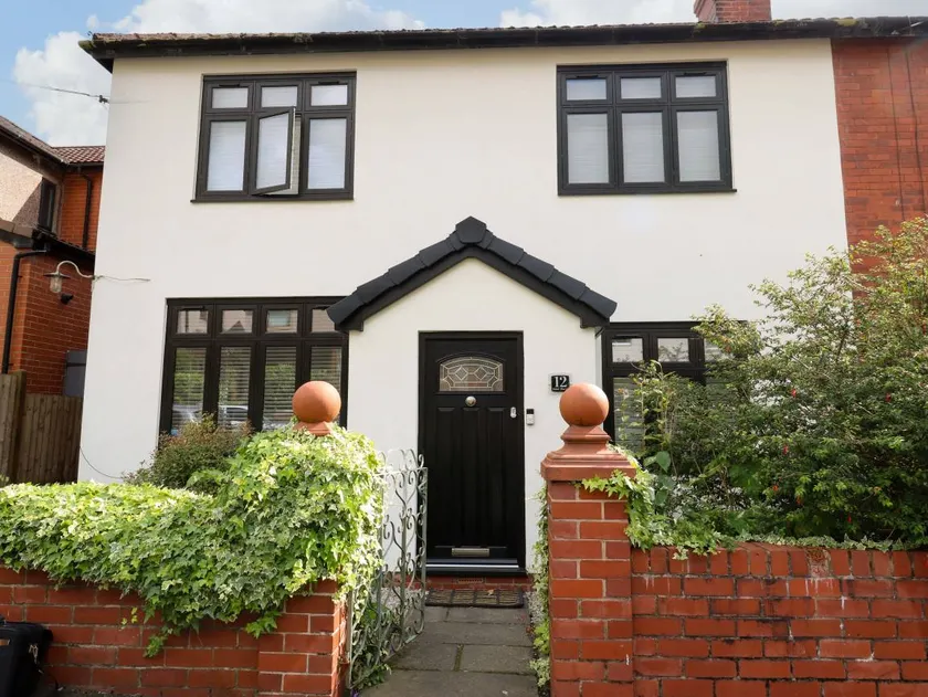 Cottage with garden & jacuzzi - Image 1