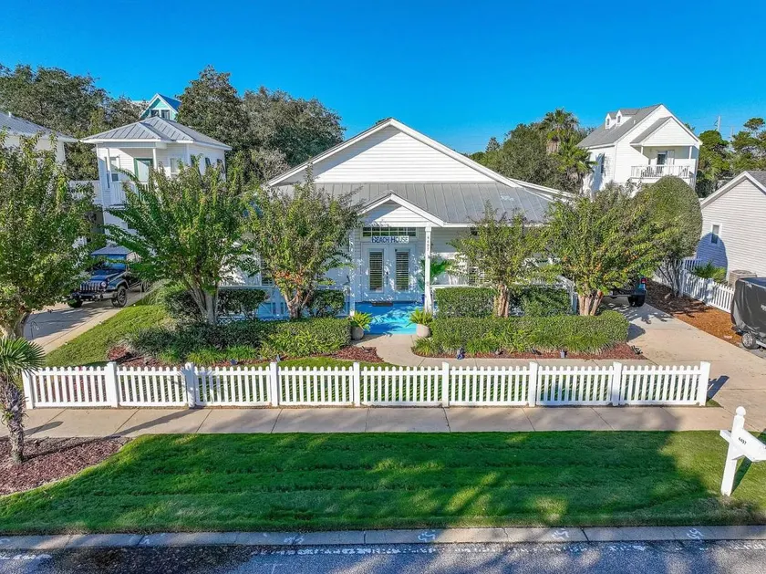 Fancy Nancy's Beach House - Image 1