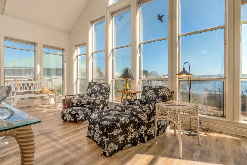 At Ease - 535 Barcelona 3 Bedroom Home by RedAwning - Image 1