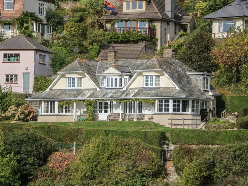 Cottage with garden - Image 1