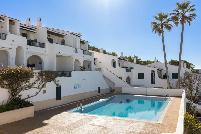Apartment with garden, private pool & barbeque | Sea view | Next to the beach - Image 1