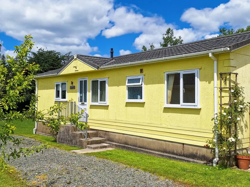 Child-friendly cottage with garden | River view | Pet-friendly - Image 1