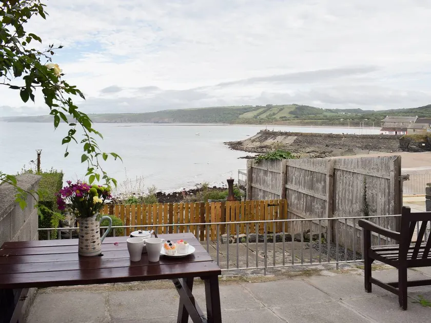 Family-oriented pleasant cottage with garden | Sea view | Close to the beach | Pets are welcome - Image 1