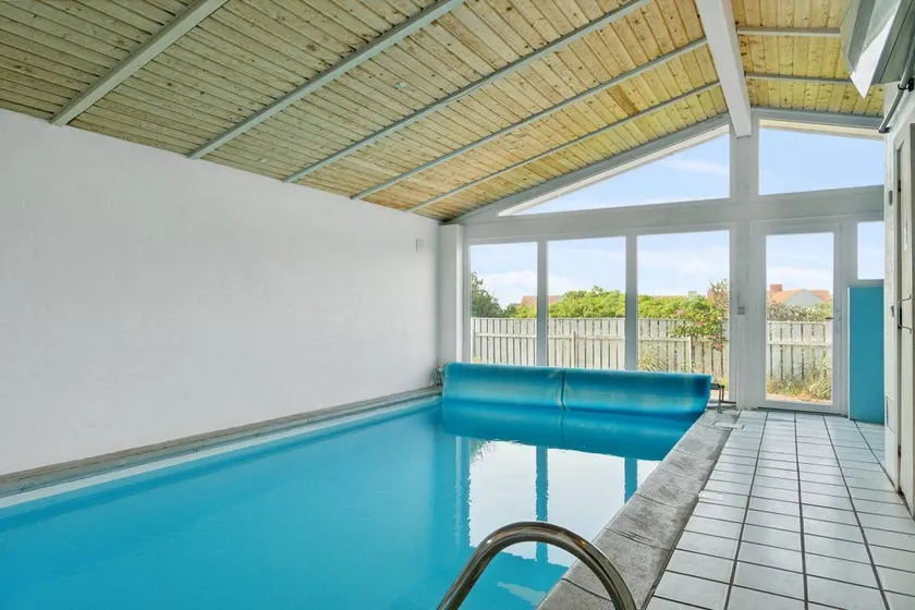 House with garden, sauna & private pool - Image 1