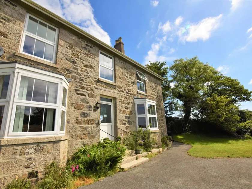 Cottage with garden & pool - Image 1