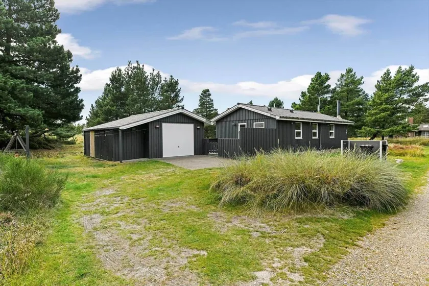 House with BBQ & terrace - Image 1