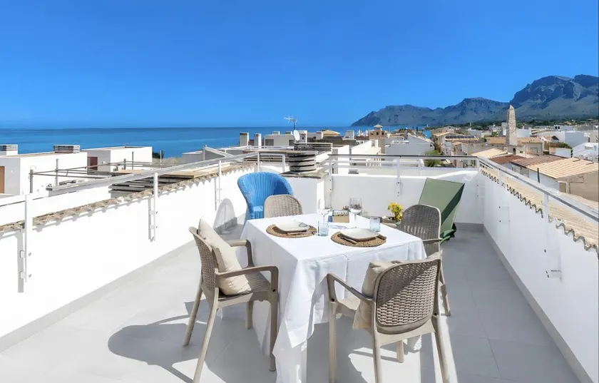 Holiday apartment with barbecue & terrace | Beach view | Close to the beach | Dogs allowed - Image 1