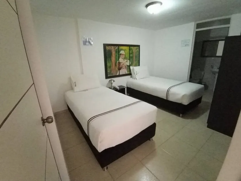 Hotel La Casona del Parque Ubate - Image 1