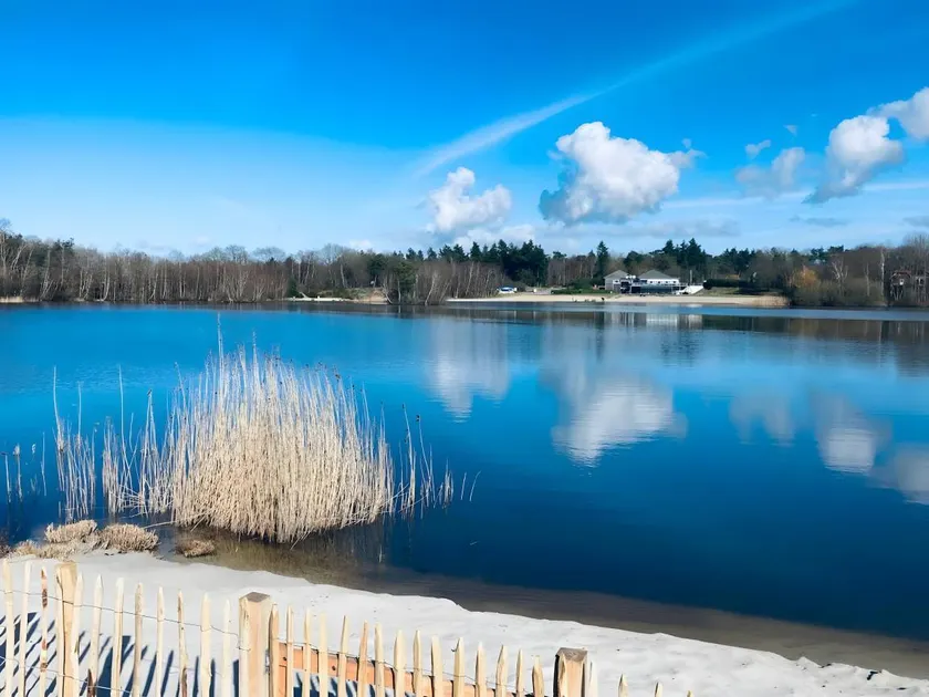 Holiday home with garden, terrace & barbeque | Lake view | Perfect for remote work - Image 1